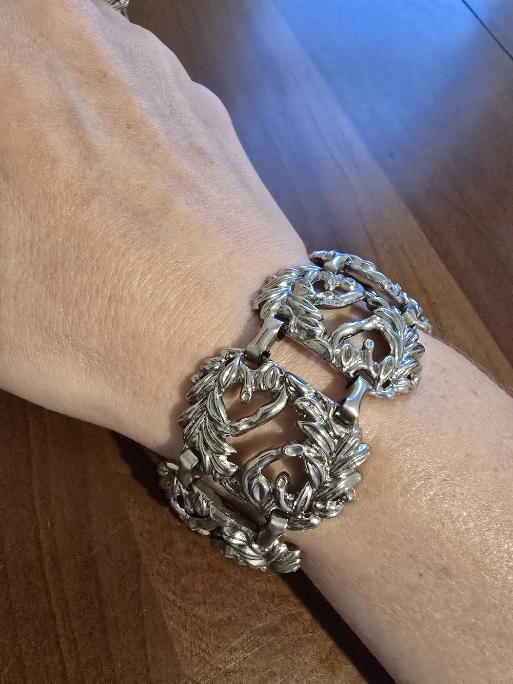 Vintage Silver-Tone Laurel Link Bracelet - 7"